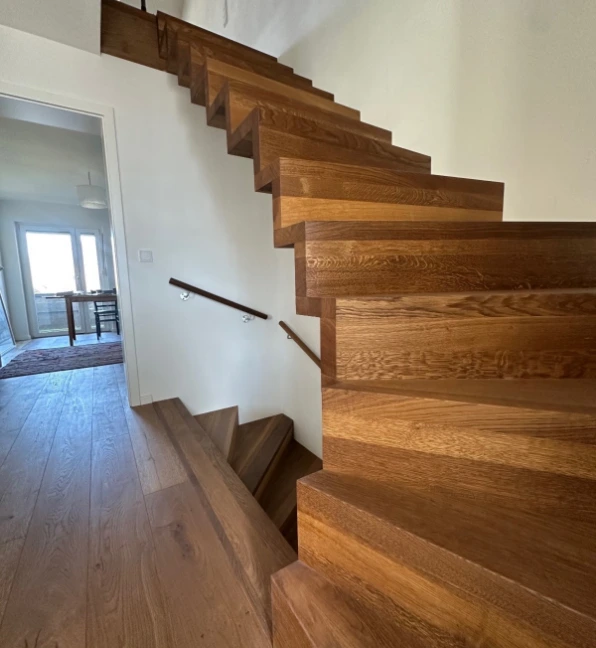 baumangement-hp-immobilienmanagement-hanspeter-rass-dachboden-treppe-nachher